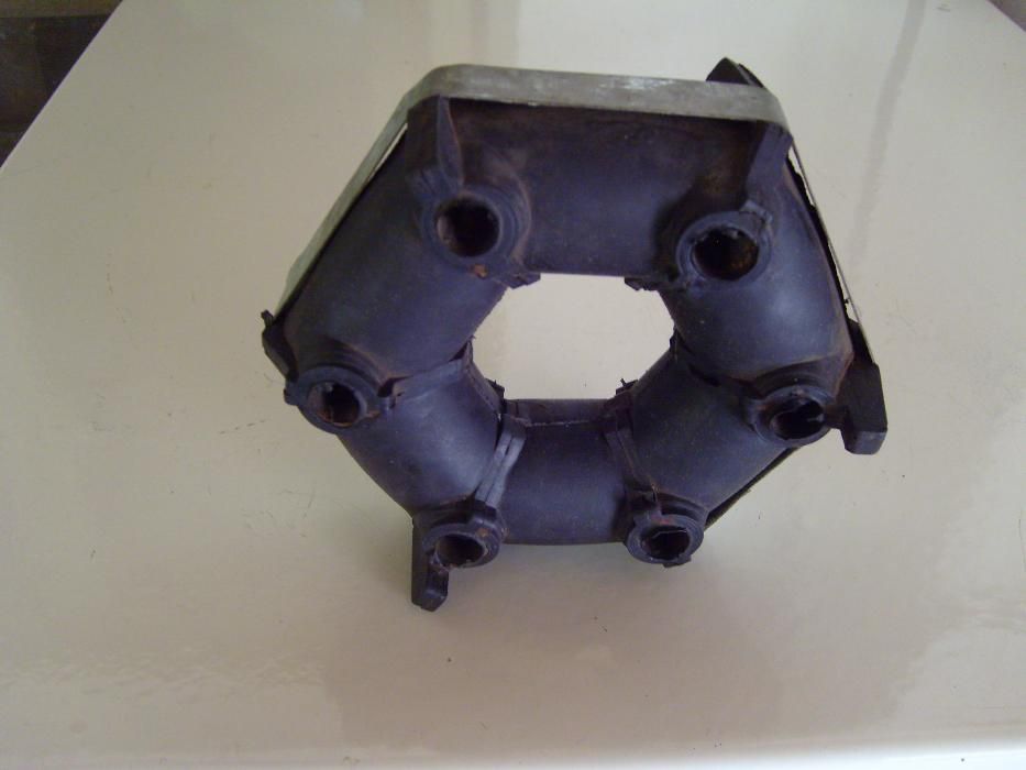 Основа задна броня за FORD FOCUS, каре, селенови втулки за ВАЗ.