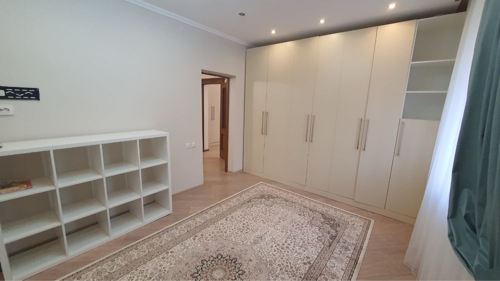 Мебель, ковры, сантехника, люстры, шторы