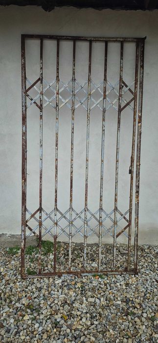 Vand usa pliabila din metal