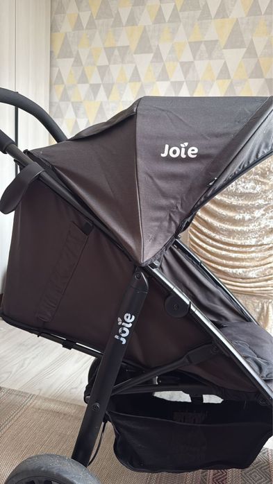 Коляска фирмы Joie (Англия)