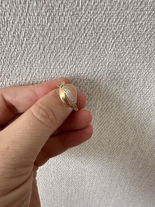 Золотое кольцо с брилиантом