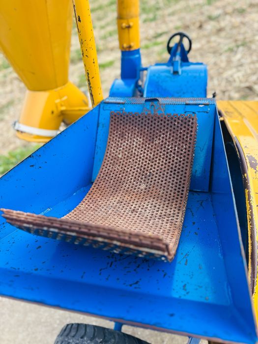 Moara ciocanele la tractor