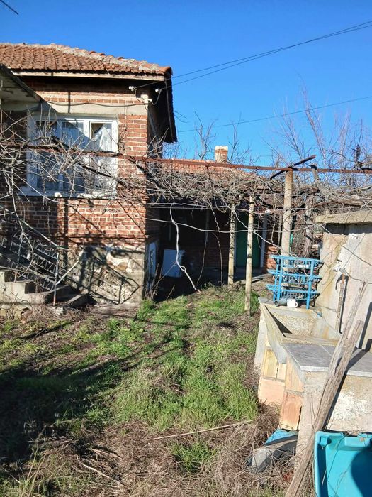 ИМОТ В ЦЕНТЪРА НА с. ИРЕЧЕКОВО – 1 ДЕКАР ДВОР!