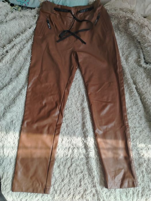 Отдам женские вещи