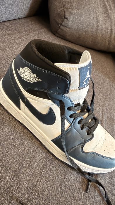 Nike Air Jordan 1 Retro High – Navy/Cream