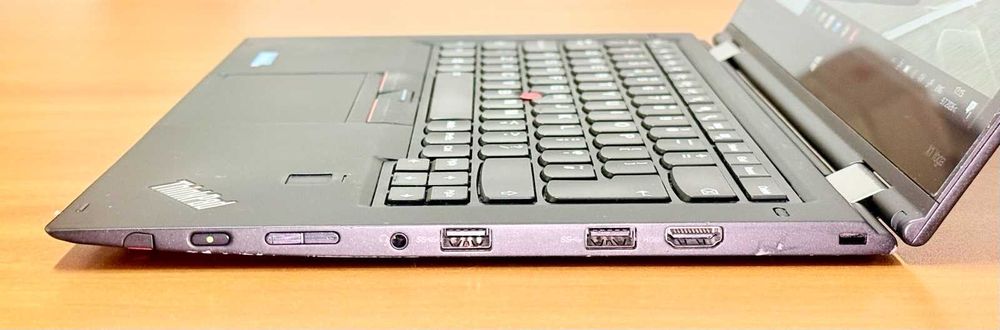 Lenovo ThinkPad X1 Yoga \14.0" IPS TouchScreen 2-in-1 \ Core i7-6600U \ 16GB RAM \ 256GB SSD \ Win 10 Pro