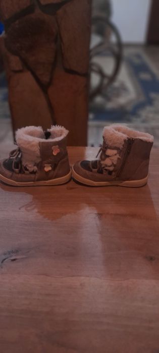 Детски обувки 25 номер употребява