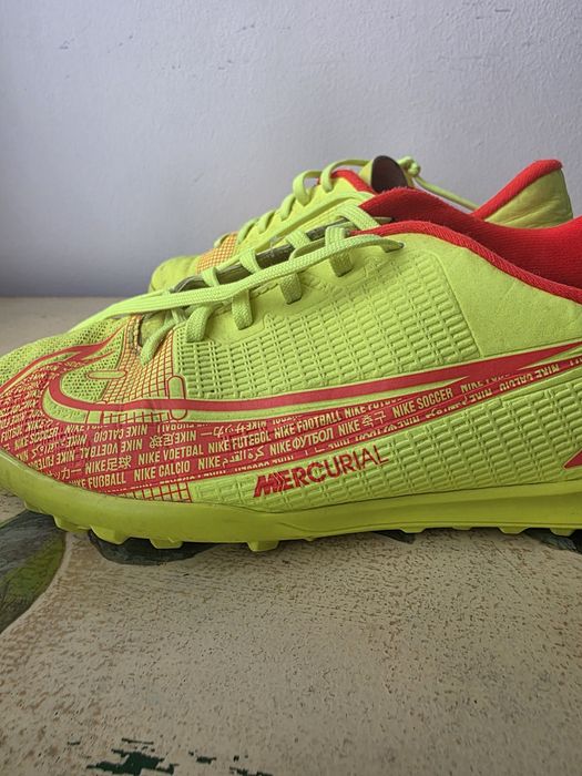 Детски стоножки / Nike
MERCURIAL VAPOR 14