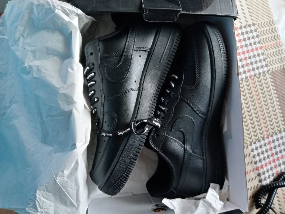 Кроссовки новые "Nike Supreme Black"