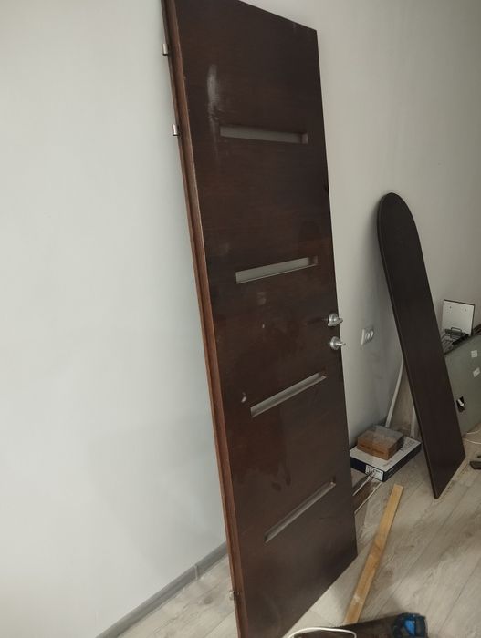 Продам двери из дерева