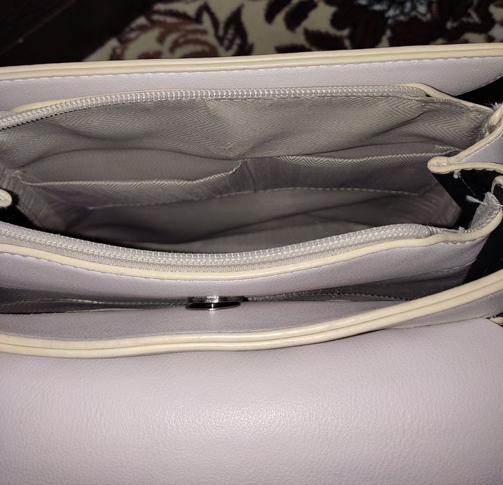 Кожаная портфель для девочек, очень скромная для любого образа подходи