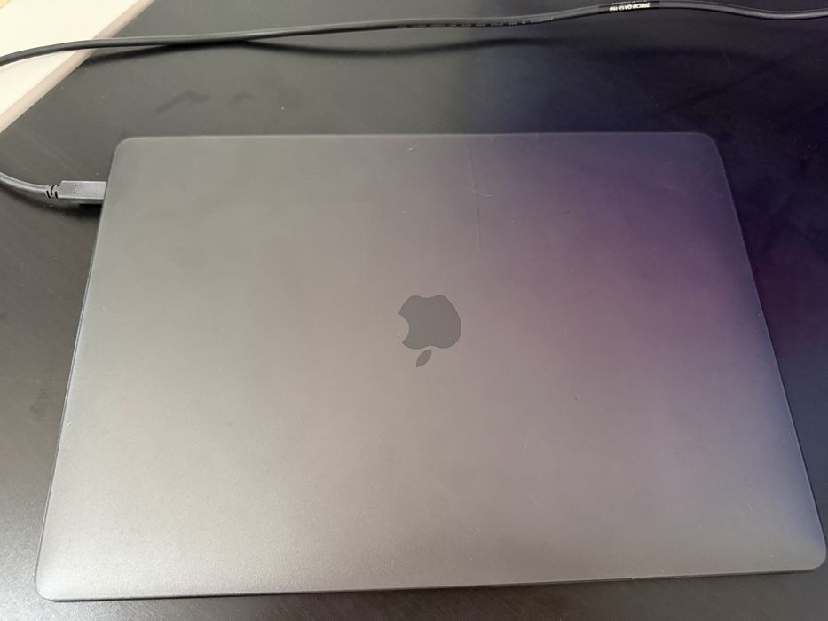 MacBook Pro 15” 2019 | i9 8-Core | 16GB RAM | 512GB SSD | Touch Bar
