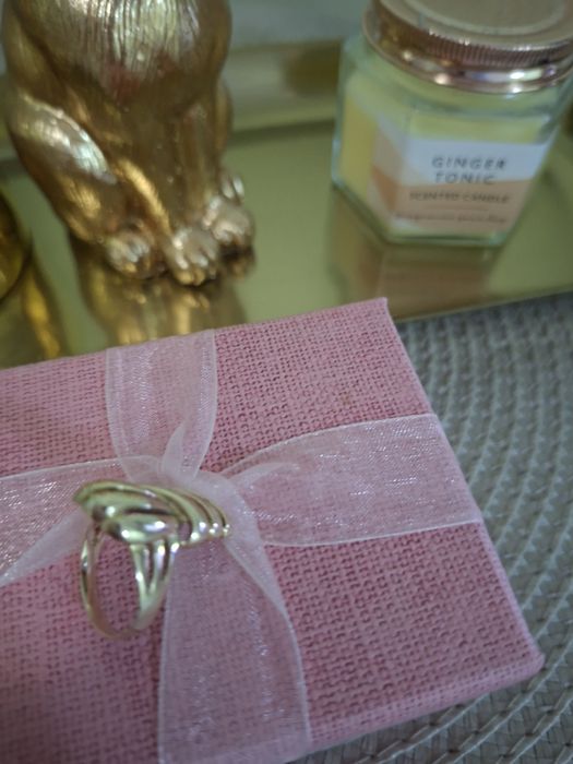 Дамски златен пръстен