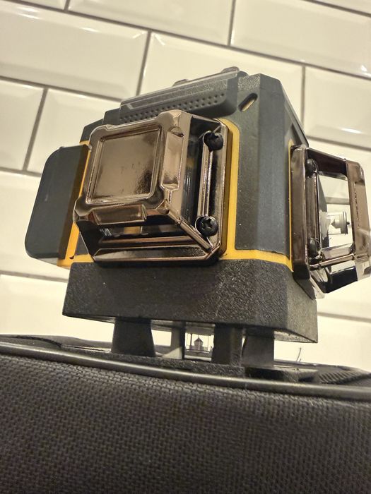 Nivela laser cu 16linii, noua, acumulator, telecomanda