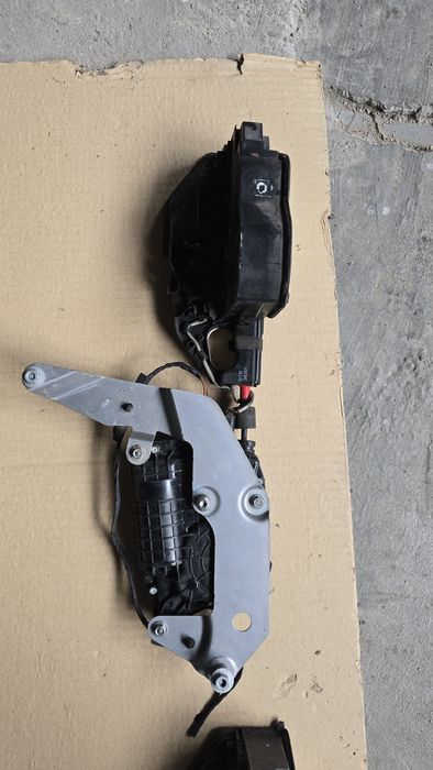 Софт клоуз брави бмв 5 E60/61 ( soft close bmw 5 E60/61 )