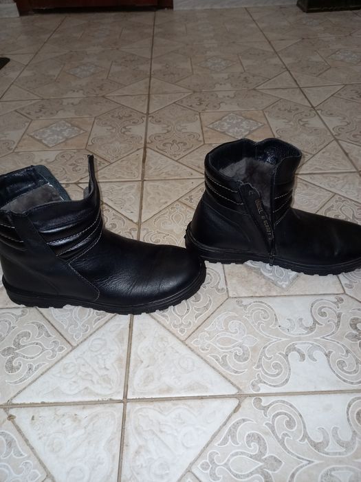 Продам зимнюю обувь