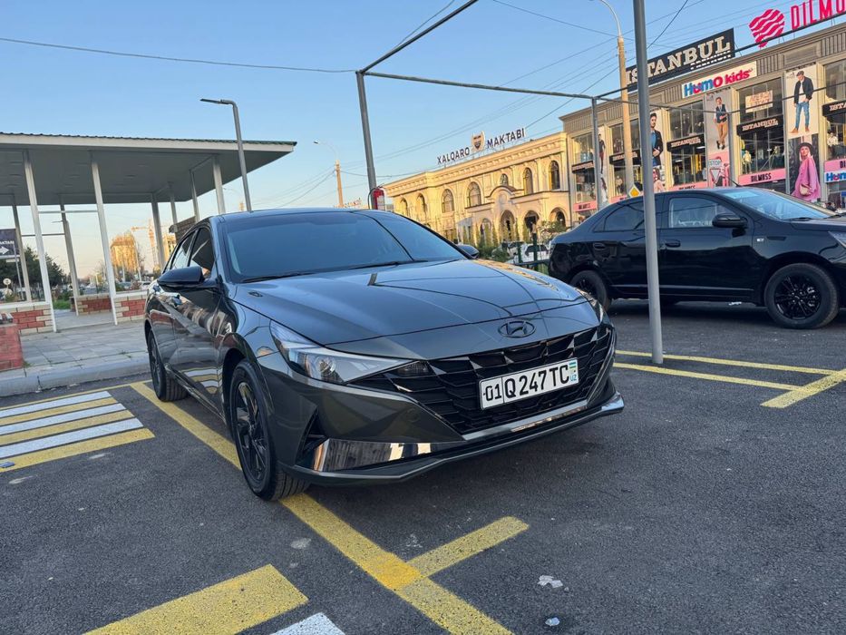 Hyundai Elantra 2022