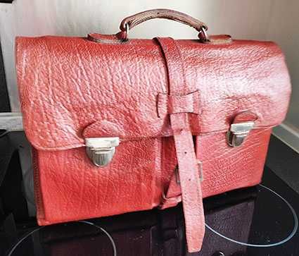 Стара кожена чанта от Соца