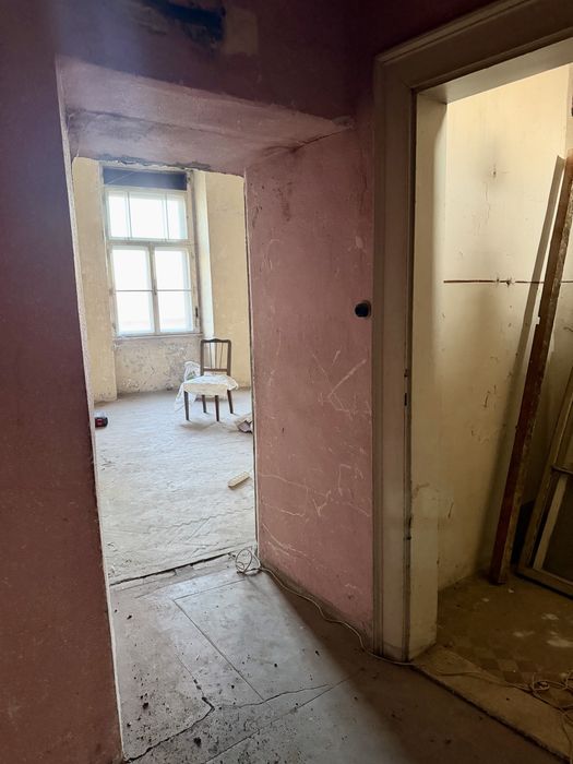 Apartament cu 2 camere ultracentral zona Teatru Arad deasupra de Galeria de Arte Delta