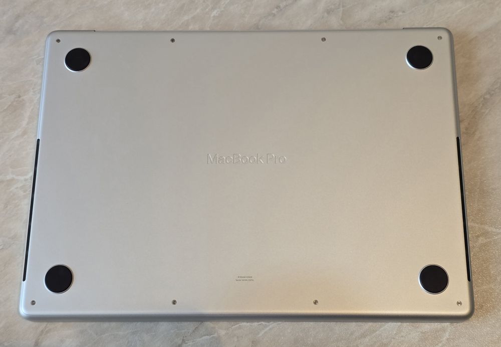 MacBook Pro 14 M5 32/1TB + Nano Display