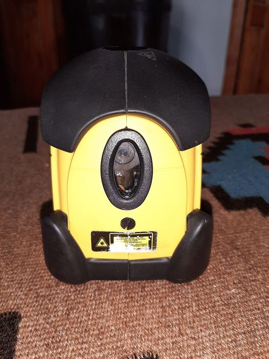Vând laser stanley