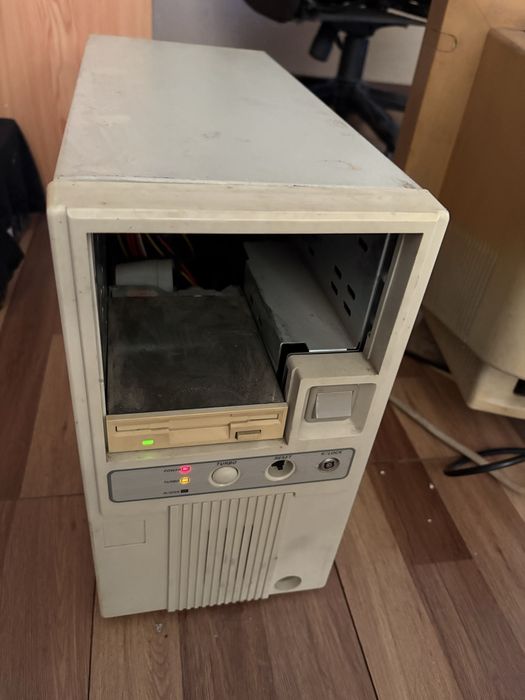 Стари компютри работещи