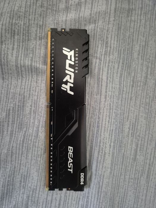 Plăcută Ram 16 gb DDR4