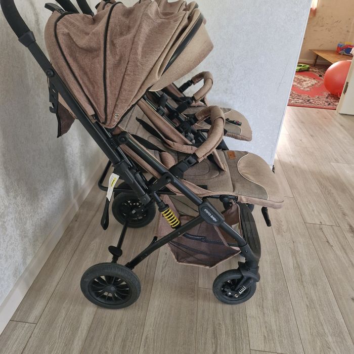 Продам коляски для двойняшек