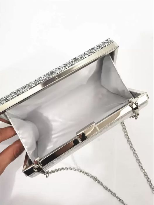 Дамска чанта с камъни