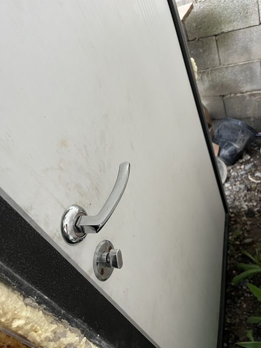 Продам входную дверь бу