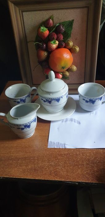 Продам сервис на два человека.