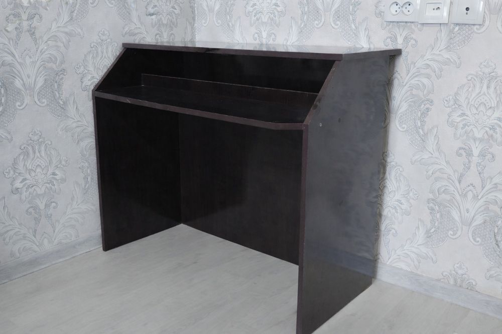 Стол сотилади комьютерный