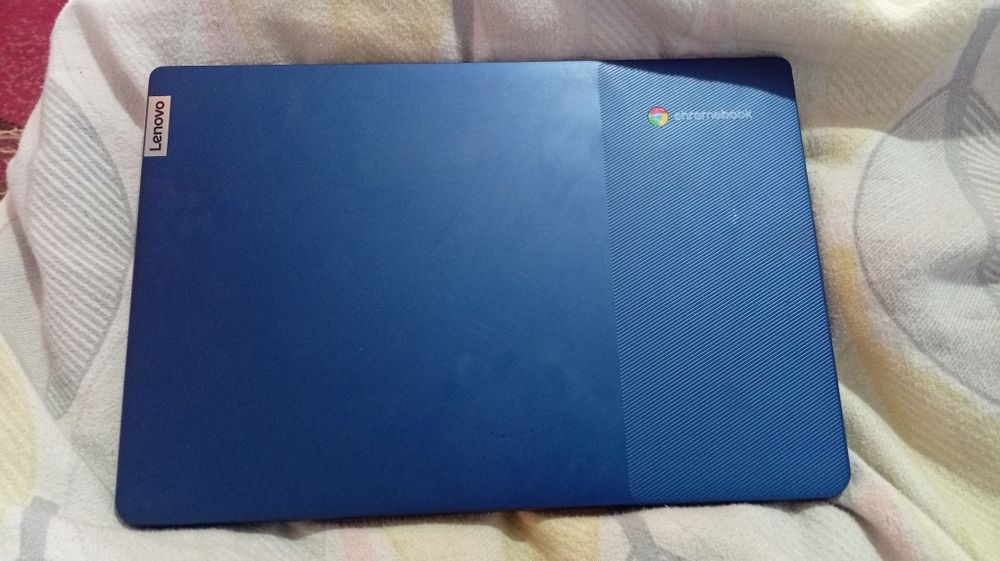 Leptop lenovo in stare buna