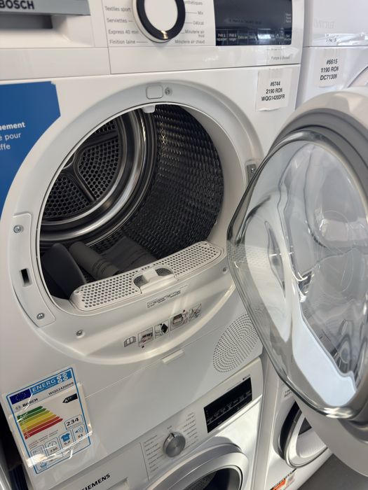 Uscător de rufe cu pompa de caldura Bosch WQG1420DFR