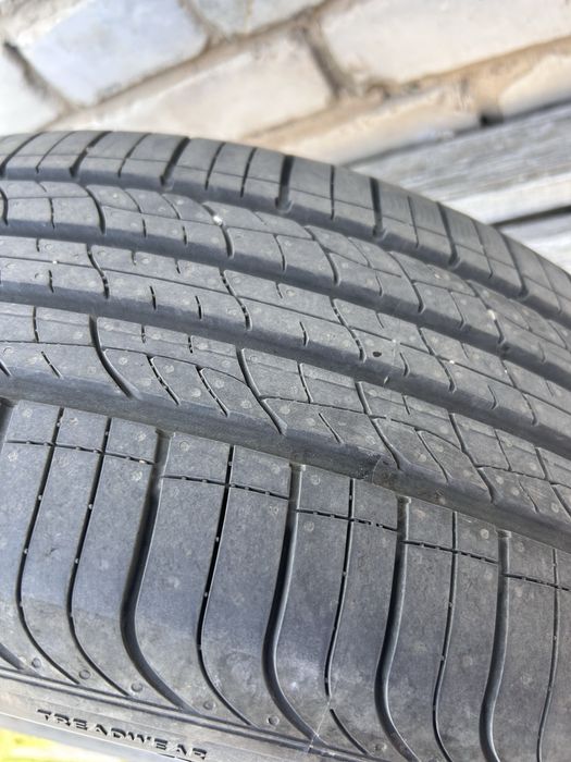 Продам комлпект новых шин .