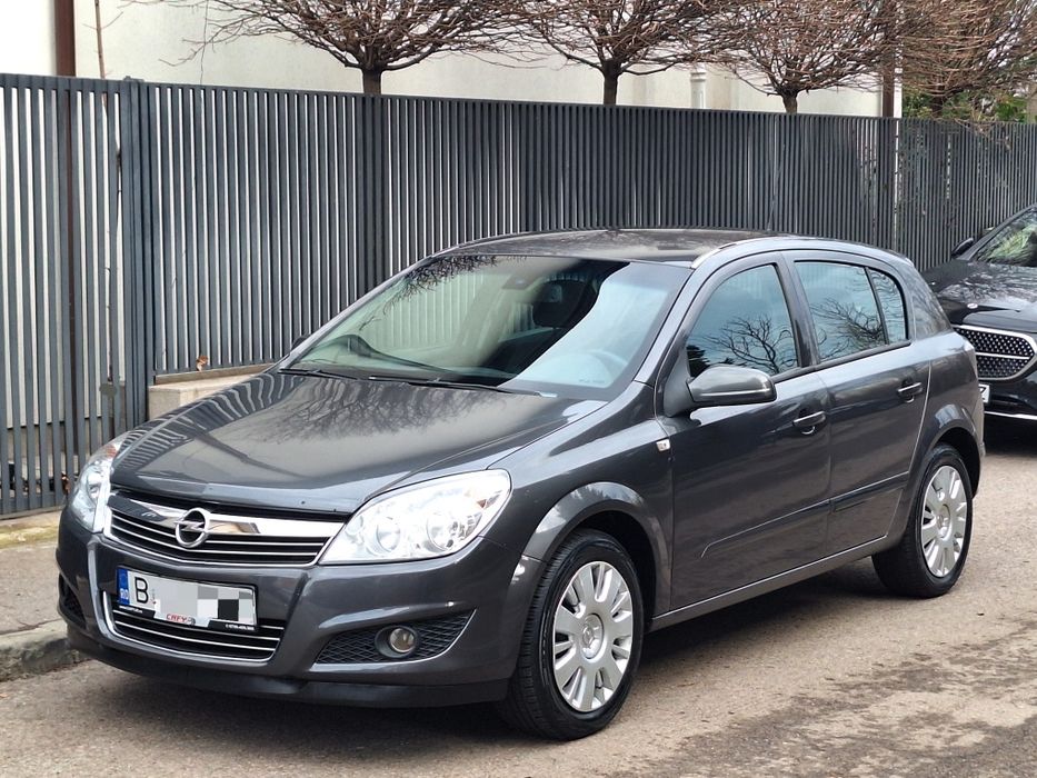 Opel Astra H • An 2008 • 1.4 Benzina • Hatchback •
