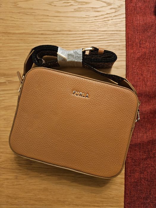 Чисто нова Чанта Furla