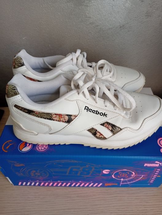 Vand Adidași Reebok