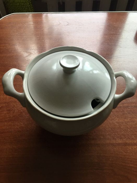 Продам фарфоровую посуду