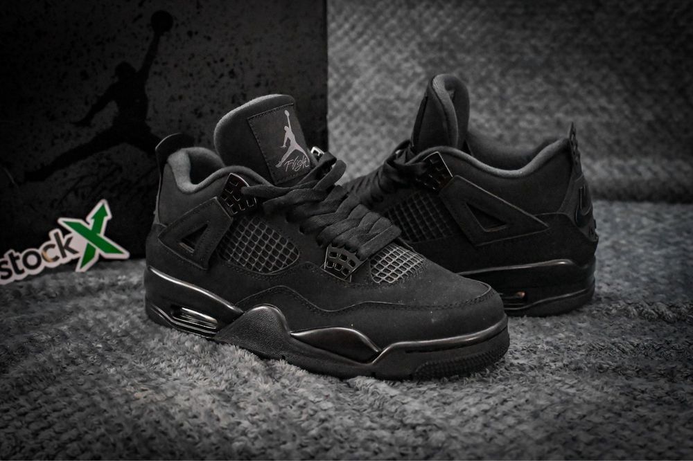 Jordan 4 Retro "Black Cat"