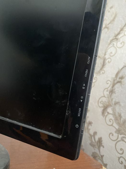 Компютер с монитормен