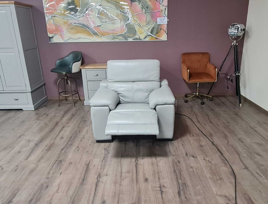 Сив кожен фотьойл с електрически релаксиращ механизъм