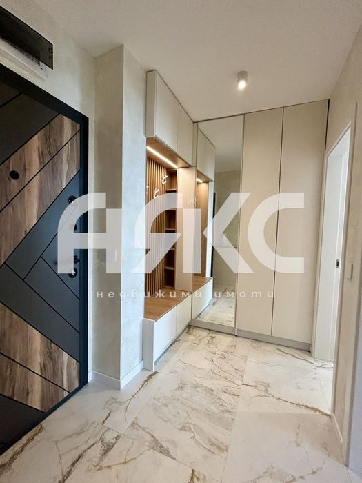 Двустаен обзаведен апартамент на 150 метра от плануваната метростанци