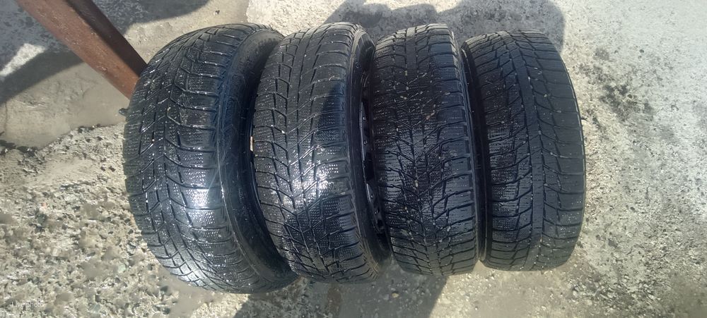 Продам зимние шины с дисками