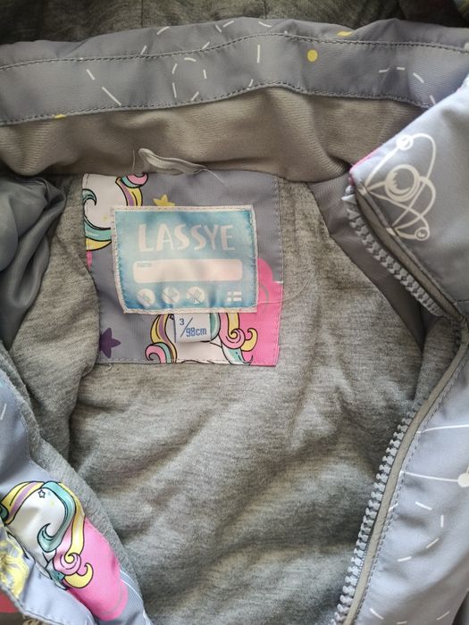 Продам куртки весна/осень для девочки