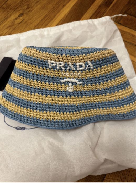 Оригинална шапка Prada