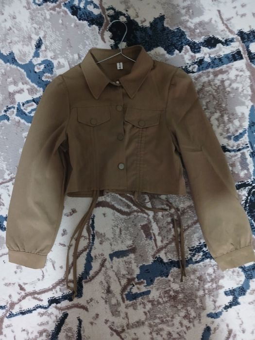 Chiroyli koʻylaklar sotuvda