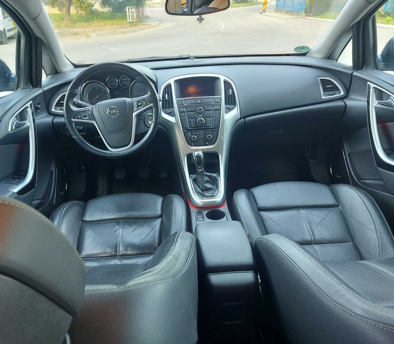 Opel astra J 2010