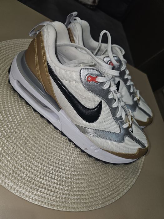 Дамски маратонки Nike