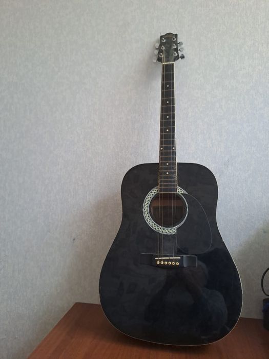 Гитара акустическая